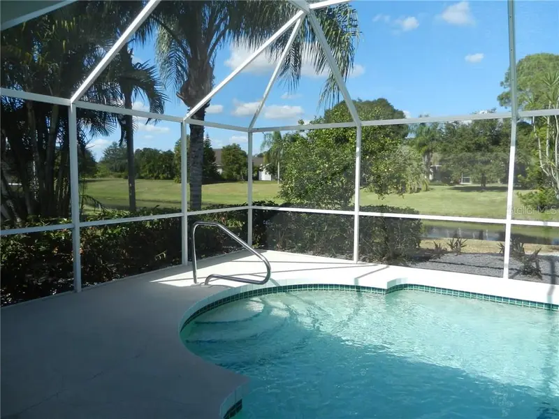 589 Rotonda Cir, FL