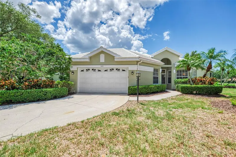 549 Fallbrook Dr, FL