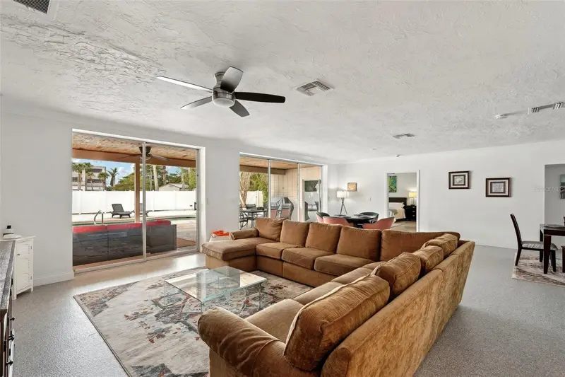 55 N Washington Dr, FL