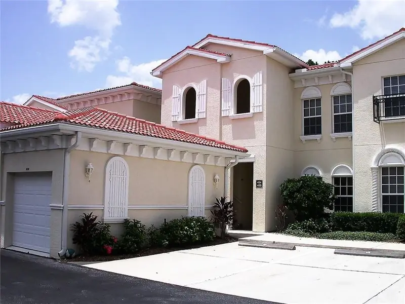 400 Ravinia Cir #400, FL