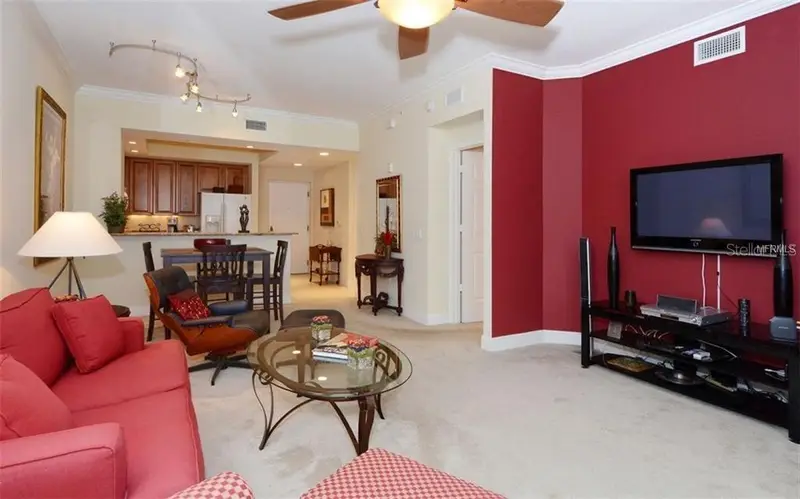 100 Central Ave #620, FL