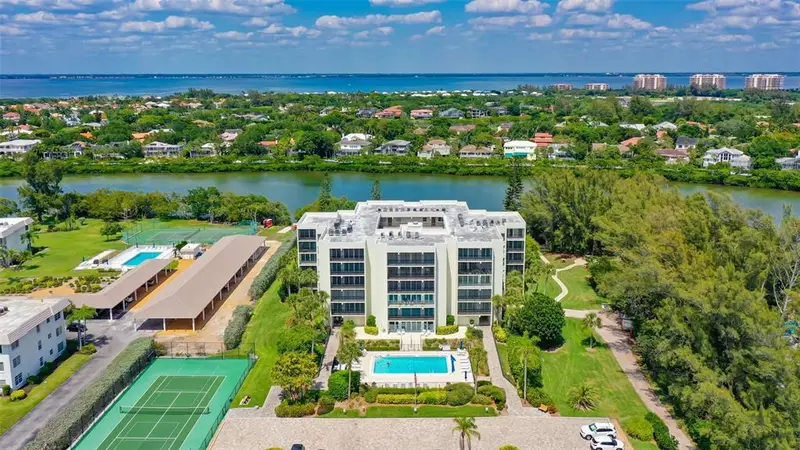 3240 Gulf Of Mexico Dr #B303, FL