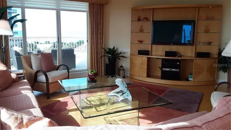 455 Longboat Club Rd #401, FL