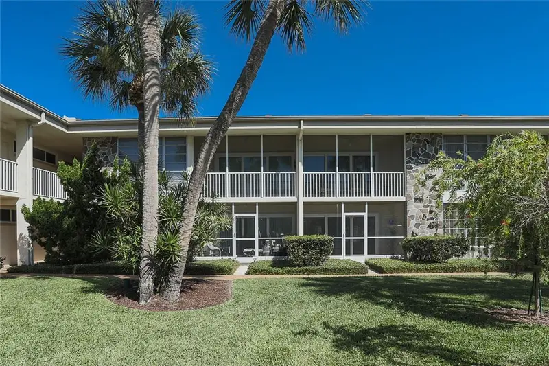 500 S Washington Dr #16a, FL