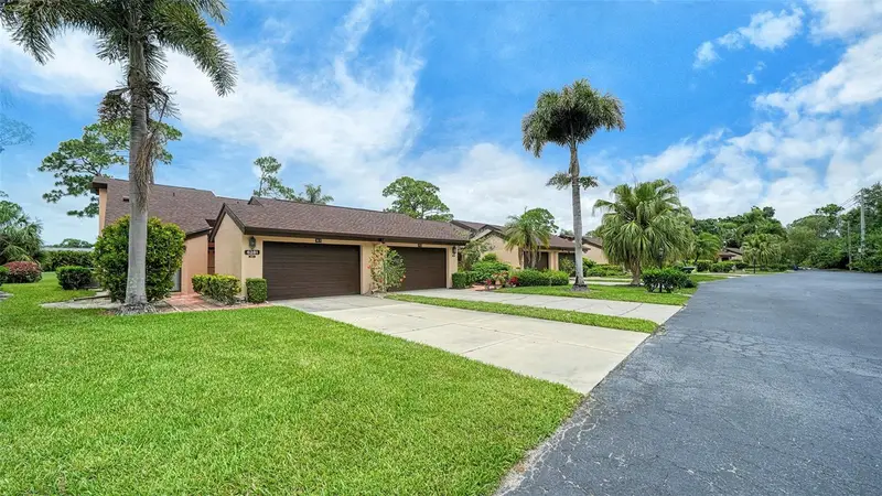6281 Timberlake Dr #H6, FL