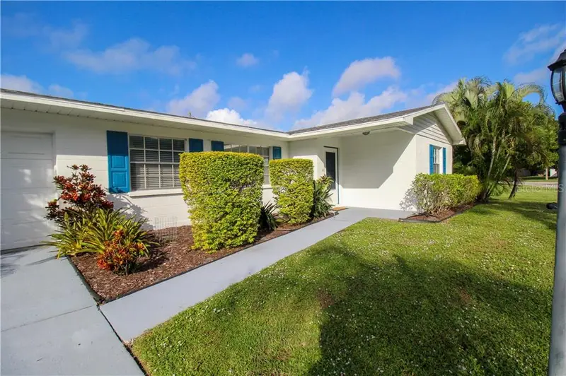 2806 Taunton Dr W, FL