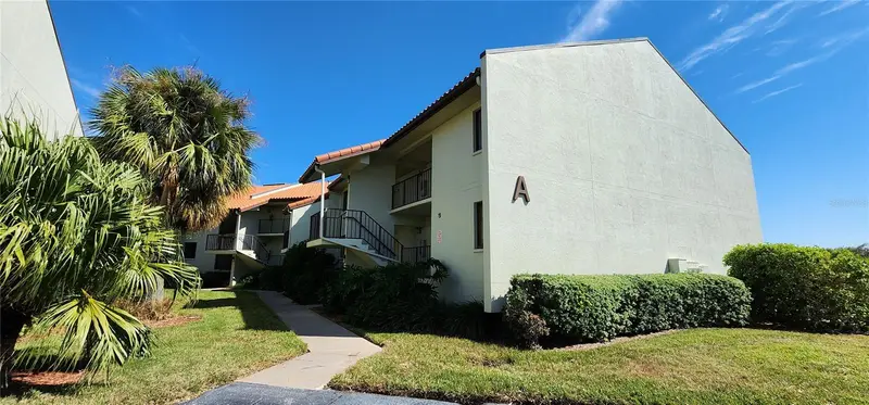 1515 Pinellas Bayway S #8, FL