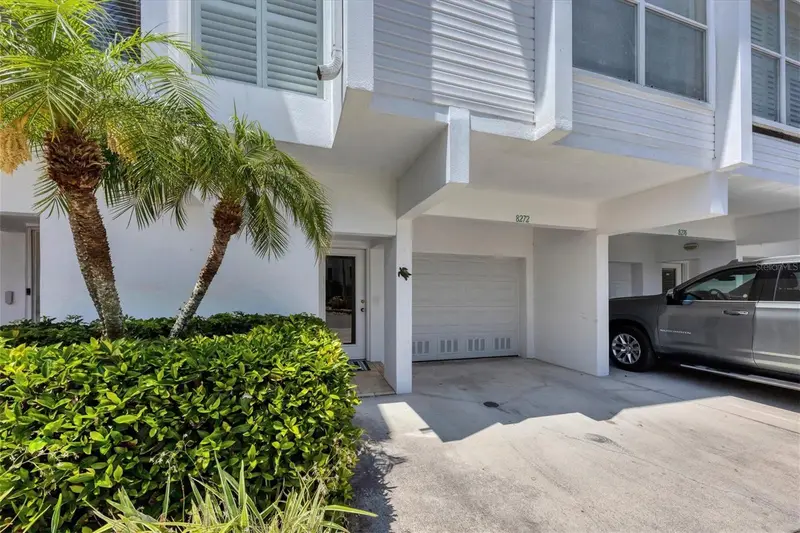 8272 Harborside Cir, FL