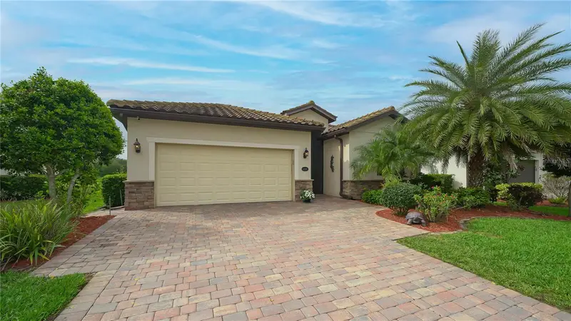 6888 Willowshire Way, FL