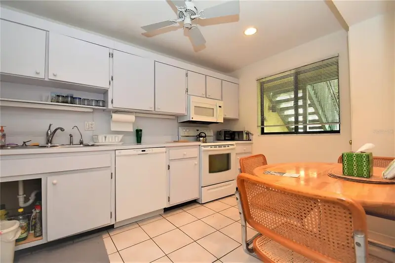 1526 Pelican Point Dr #Ba144, FL