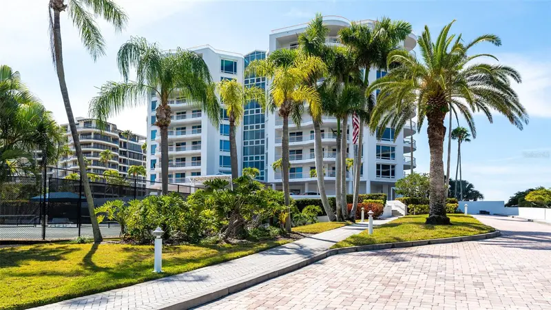 455 Longboat Club Rd #Ph1, FL