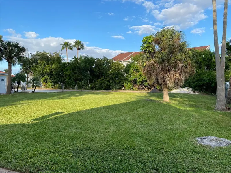Whispering Pines Dr, FL