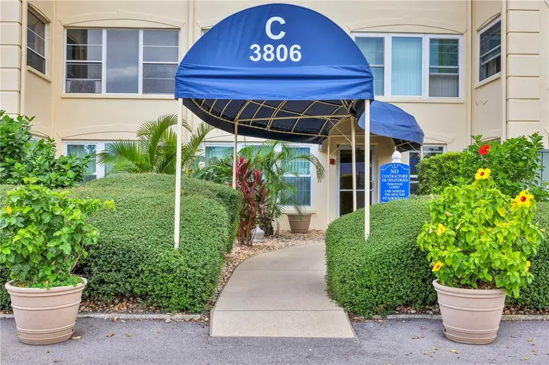 3806 Gulf Of Mexico Dr Dr #C210, FL