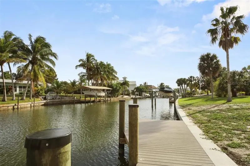 500 Green Dolphin Dr S, FL