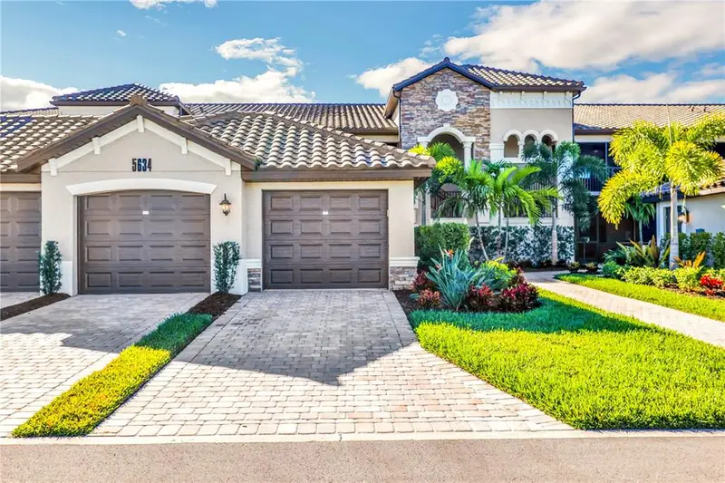 5634 Palmer Cir #203, FL