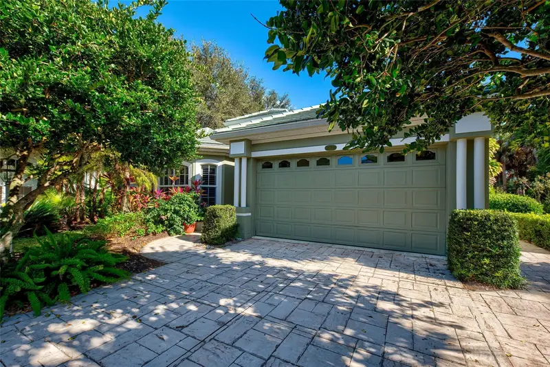 354 Melrose Ct, FL