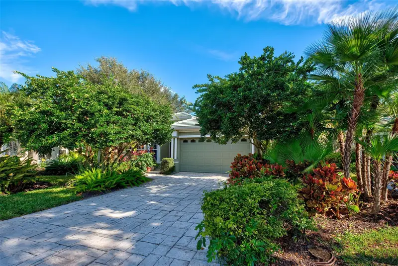 354 Melrose Ct, FL