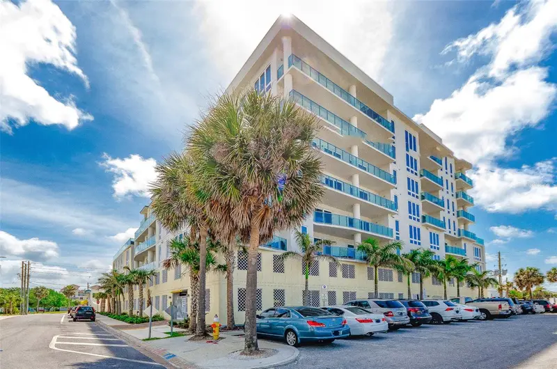 15 Avalon St #702, FL