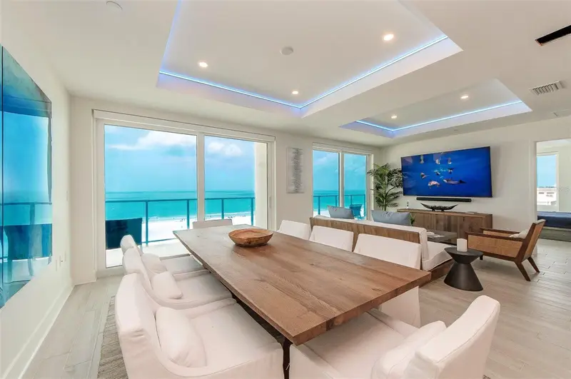 15 Avalon St #702, FL