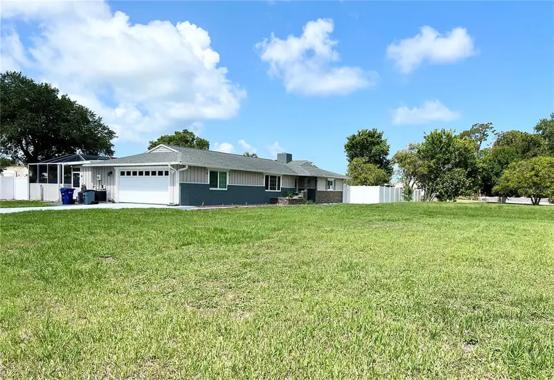 2140 Pinehurst St, FL