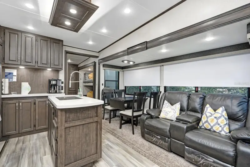 305 Linden Dr #Fifth Wheel, FL