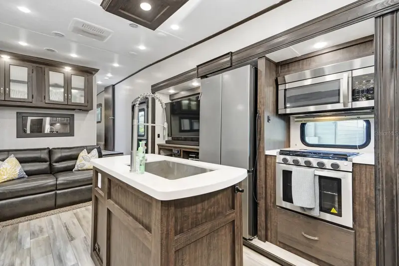 305 Linden Dr #Fifth Wheel, FL