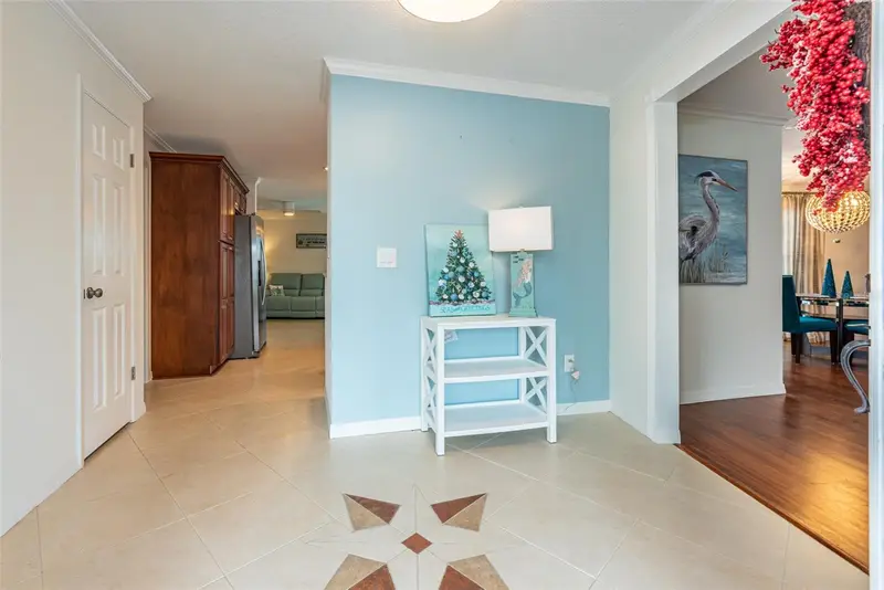 910 Chipaway Dr, FL