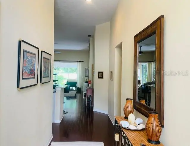 7711 Whitebridge Gln, FL