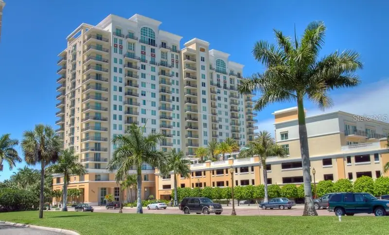 800 N Tamiami Trl #905, FL