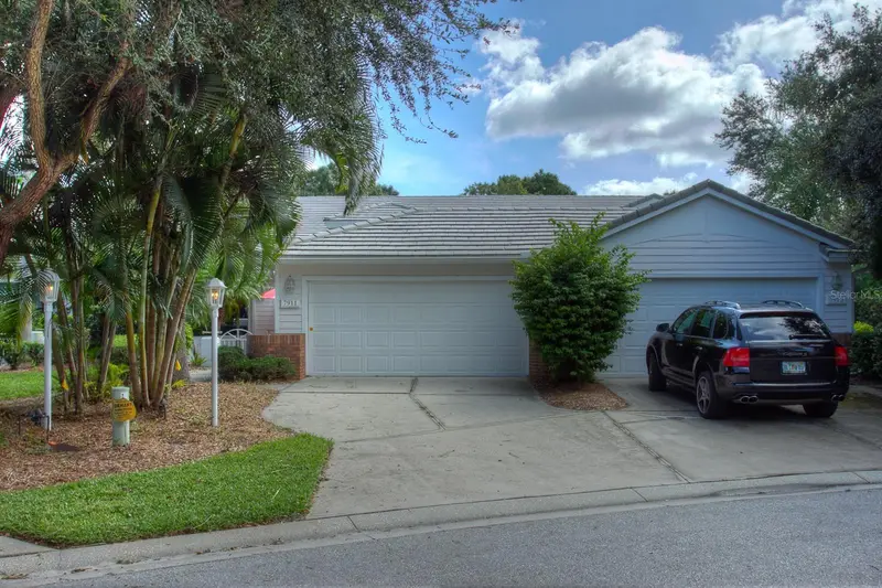 7911 Whitebridge Gln, FL