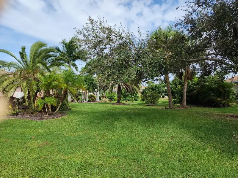 266 Long Meadow Ln, FL