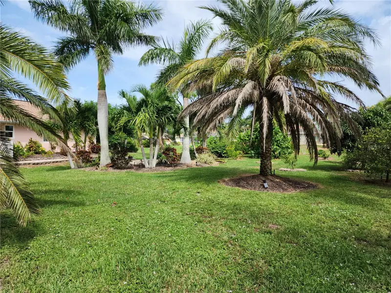 266 Long Meadow Ln, FL