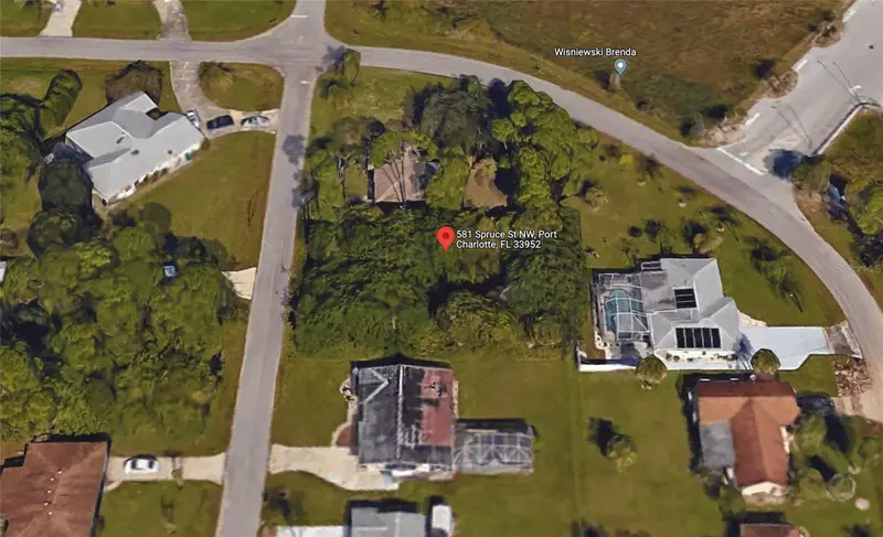 581 Spruce St Nw, FL