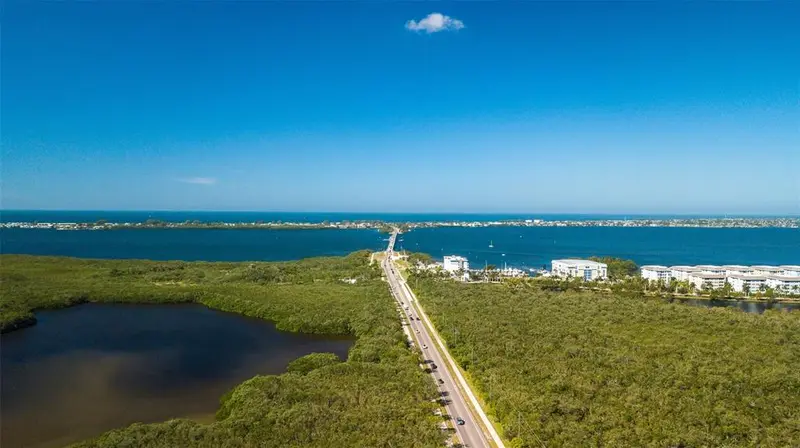 502 Sanderling Cir, FL