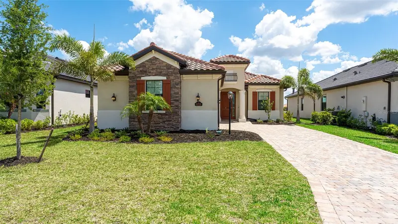 5725 Cheech Gln, FL