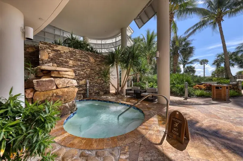 915 Seaside Dr #512, FL