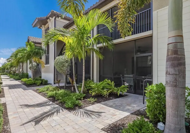 5710 Palmer Cir #202, FL