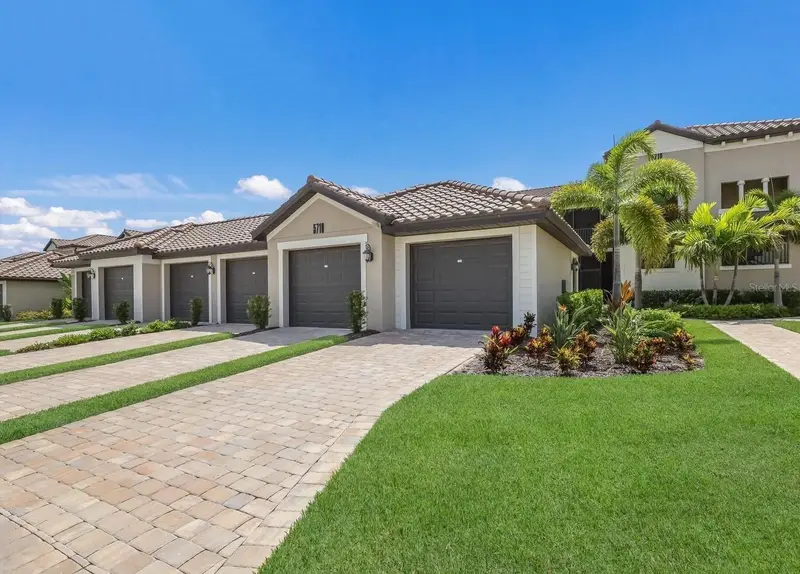 5710 Palmer Cir #202, FL