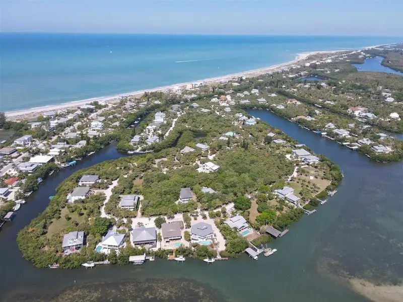 14 Bayshore Cir, FL