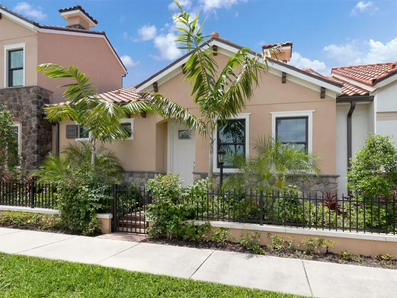930 E Venice Ave, FL
