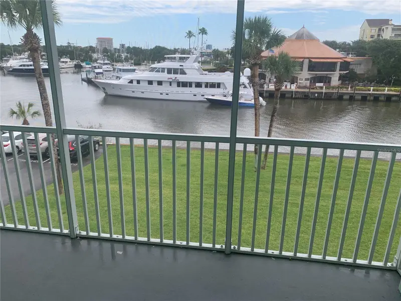715 S Beach St #306d, FL