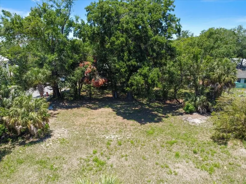 940 E 11th Ave, FL