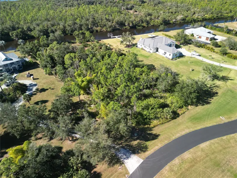 3670 Como St, FL