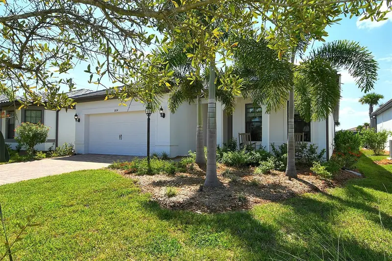 18114 Waterville Pl, FL
