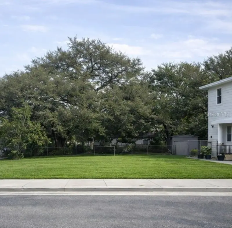 31st St S, FL