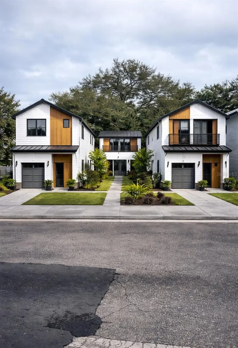 31st St S, FL