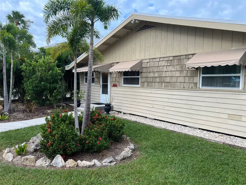 1626 New Point Comfort Rd, FL