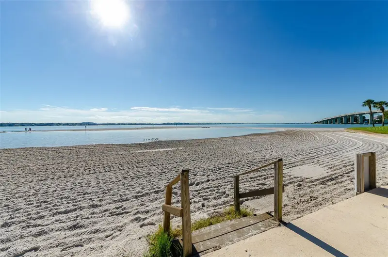 830 S Gulfview Blvd #406, FL