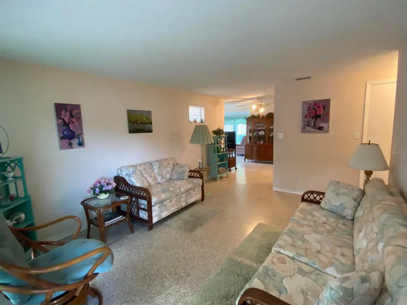 814 E 10th Ave, FL