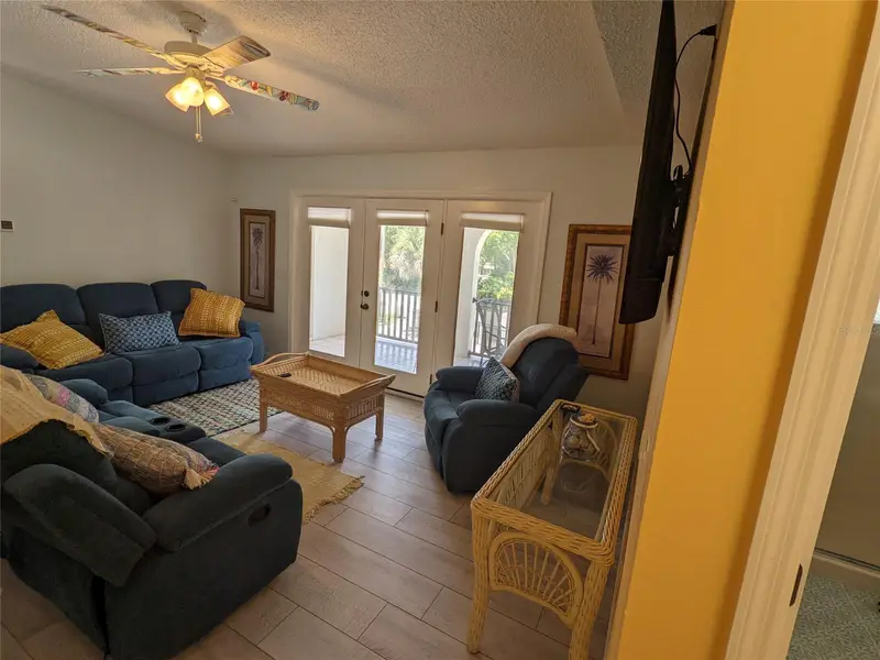 203 Canova Dr, FL